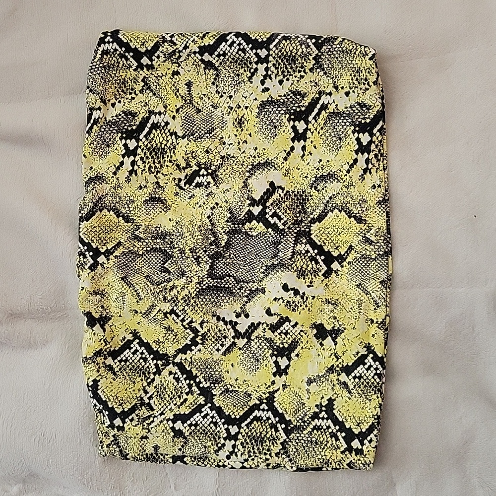 Bershka Yellow and Black Reptile Habitat
